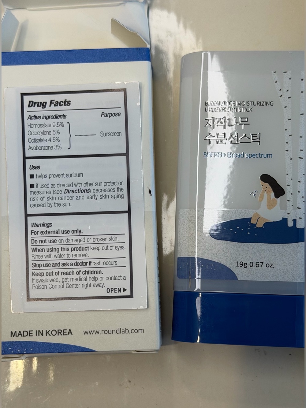 NIB ROUND LAB Birch Juice Moisturizing UVLOCK Sun Stick SPF 50 - Picture 3 of 4